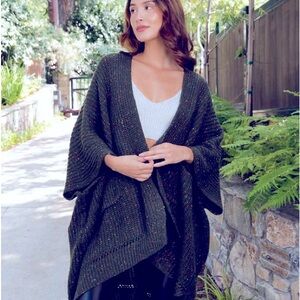 POL Poncho Cardigan Sweater Women's Oversized Black Chunky Heavyweight